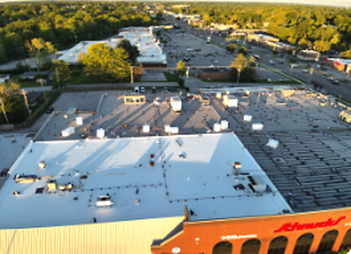Aerial view of an Amigo EPDM commercial roof installation